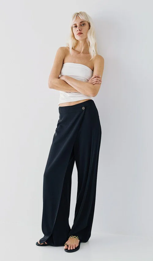 Access Fashion | Wrap pants with a button