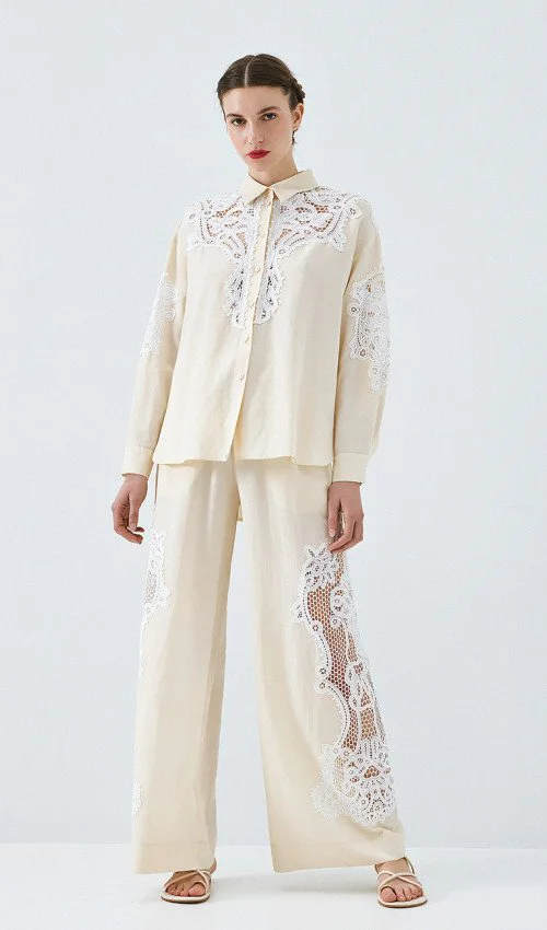 Access Fashion | Shirt with lace details